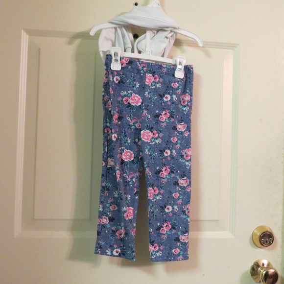 Girl’s tee and pant set - Picture 2 of 3